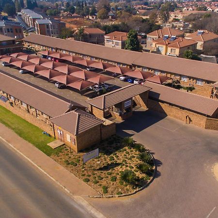 Rudman Townhouses - Or Tambo Airport Boksburg Extérieur photo