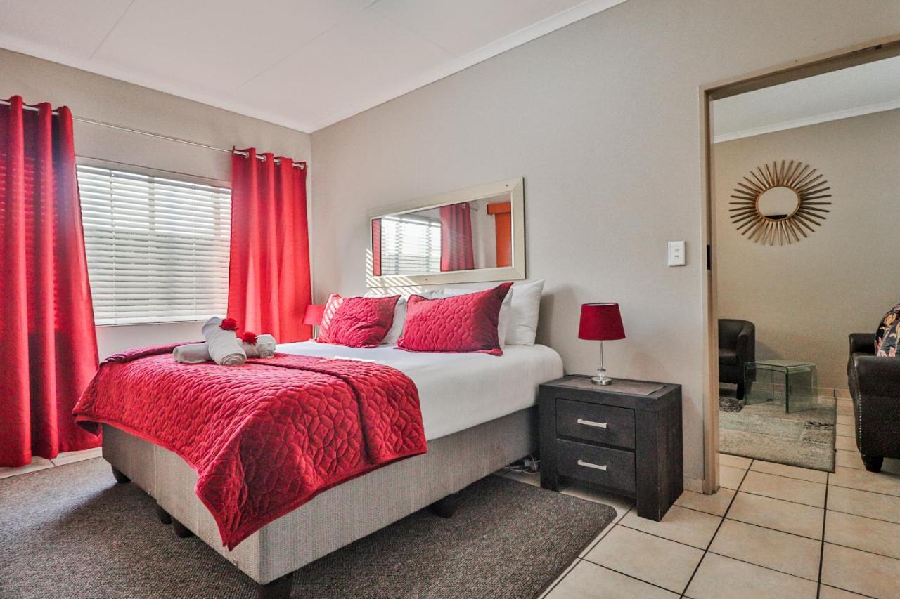 Rudman Townhouses - Or Tambo Airport Boksburg Extérieur photo